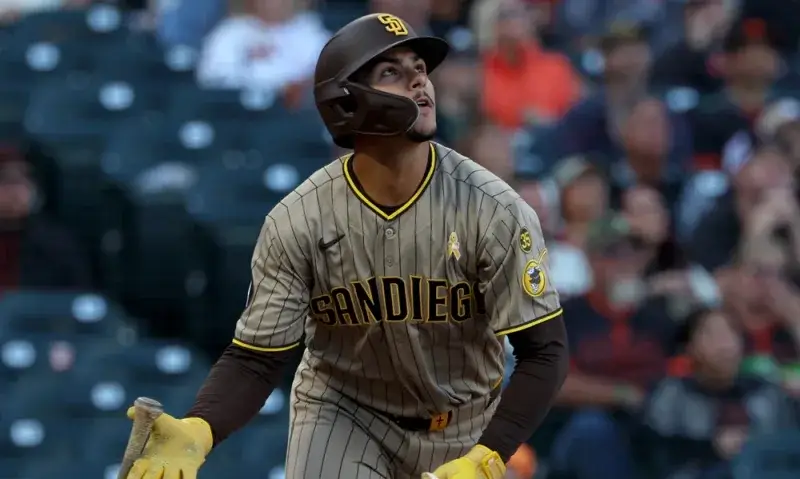 Ethan Salas conectó su primer hit y extrabase en las Grandes Ligas