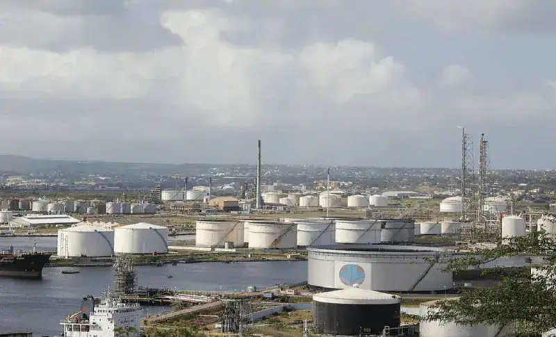 Pdvsa pagará deuda a refinería de Curazao para reanudar suministro de crudo