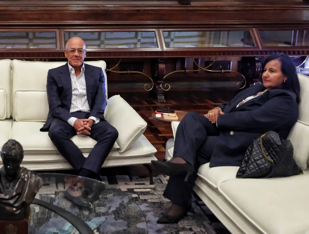 Jorge Rodríguez y Dinorah Figuera acuerdan mesa técnica para diálogo político