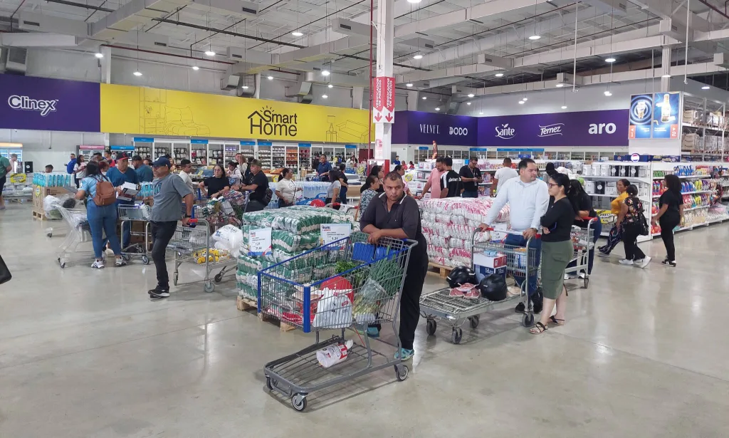 Redvital Makro inaugura tiendas en Cabimas y Ciudad Ojeda