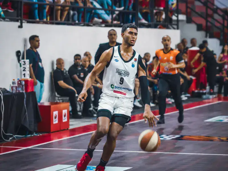 Garly Sojo comandó a Broncos contra Centauros
