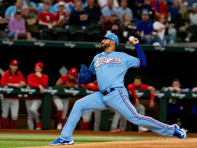 Martín Pérez no pudo ante los Cubs