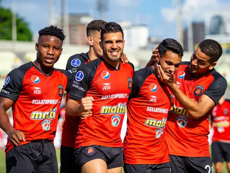 Caracas FC busca vencer al líder del campeonato