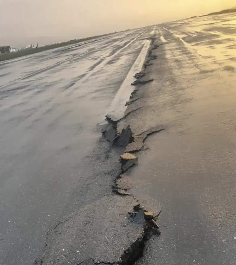 Terremotos dañan pistas del Aeropuerto Internacional de Maiquetía y suspenden vuelos