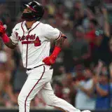 Orlando Arcia empuja la carrera ganadora de Atlanta ante San Diego
