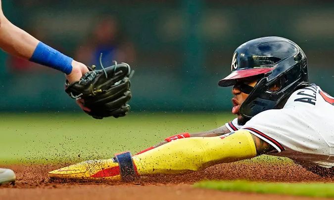 Ronald Acuña Jr. ya suma 65 estafadas y 36 vuelacercas en la temporada
