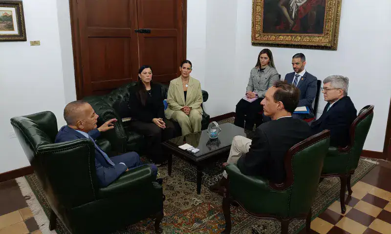 Gobernador Rosales sostiene encuentro con embajador y cónsul de Alemania
