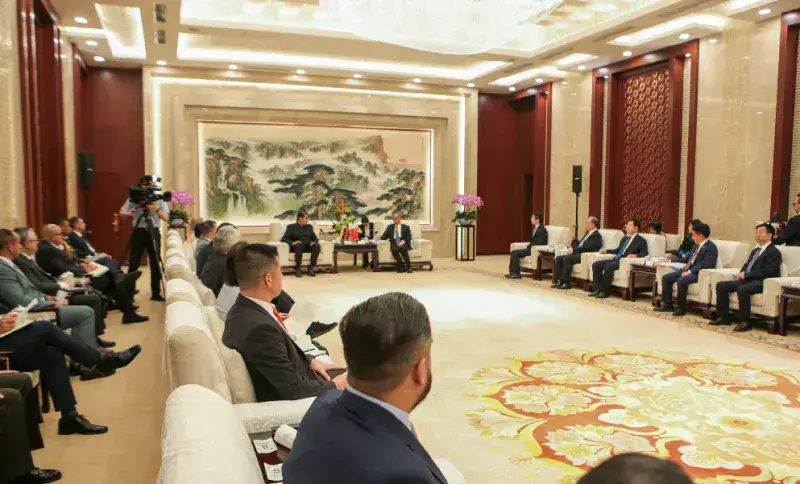 Maduro plantea cooperación directa con empresas de Shandong