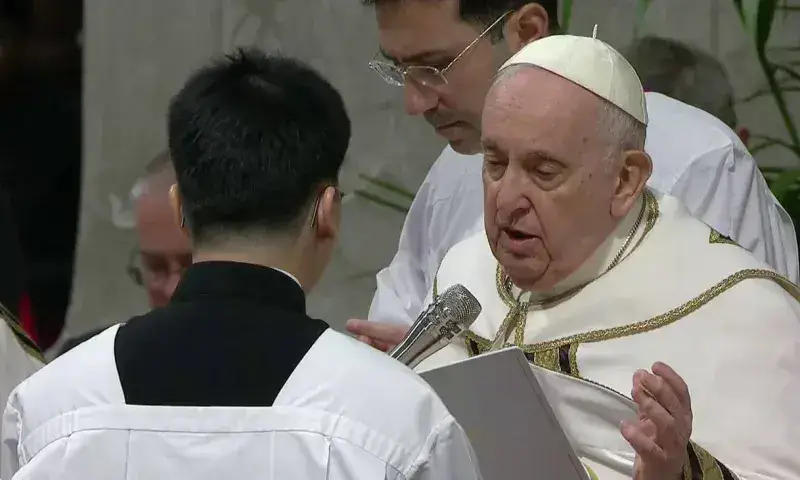 Papa pide a los sacerdotes que eviten las divisiones en la Iglesia