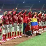 Peloteros mexicanos rindieron tributo a Venezuela antes del juego en Ciudad de México