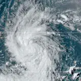 Tormenta Lee se intensifica y podría ser huracán esta tarde