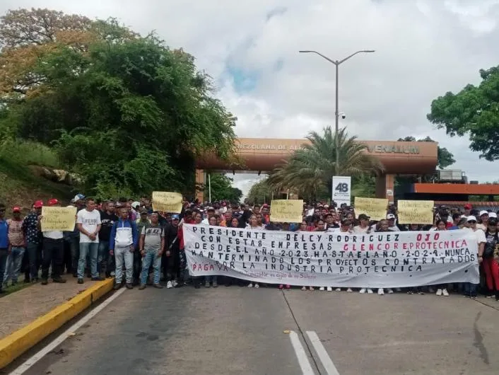 Exigen pago de deudas y transparencia por retorno de Glencore