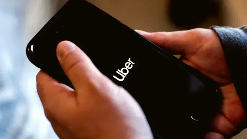 Uber agota presupuesto de IA en meses y cambia su estrategia