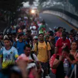 México disuelve "viacrucis" migrante con entrega de visados