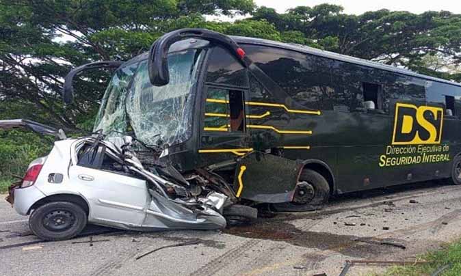 Choque frontal deja dos muertos y cuatro heridos en la Morón-Coro