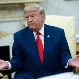 Trump minimiza operación militar en Venezuela y destaca lazos