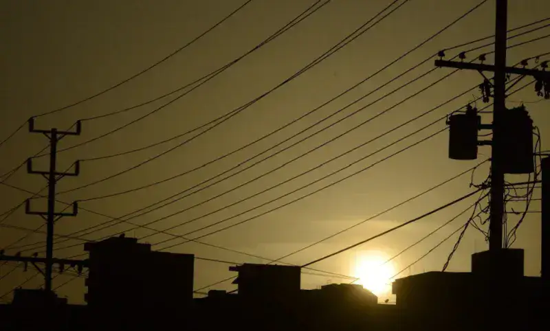 Amanecen y continúan sin electricidad varios sectores de Maracaibo