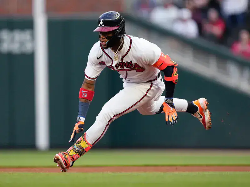 Acuña Jr. celebra por todo lo alto cinco años en MLB