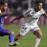 UCV FC cayó 4-2 ante Santos y quedó fuera de la Sudamericana