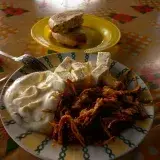 File:Arepa Pelada con Natilla Queso de Cabra y Carne Mechada Maracaibo Edo. Zulia.JPG