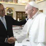 Petro propone al Papa ronda de negociaciones con el ELN en el Vaticano