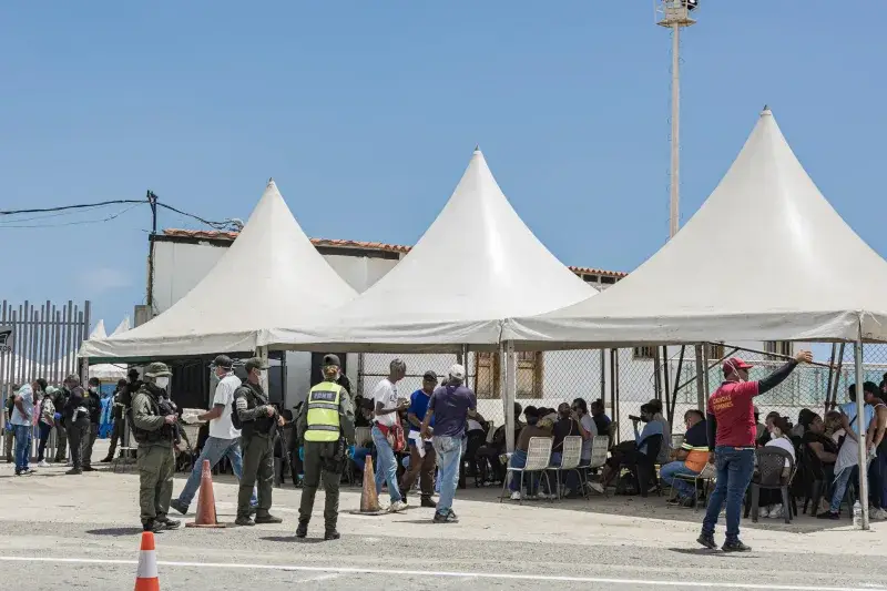 Forenses intensifican identificación de fallecidos en La Guaira tras el sismo
