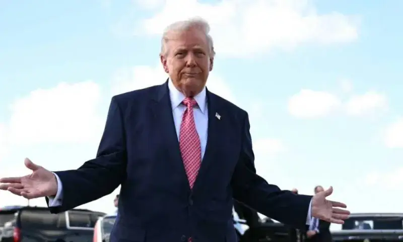 Trump niega haber pedido a Machado que regrese a Venezuela