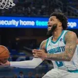 Miles Bridges va a Phoenix en un intercambio que sacude a Charlotte