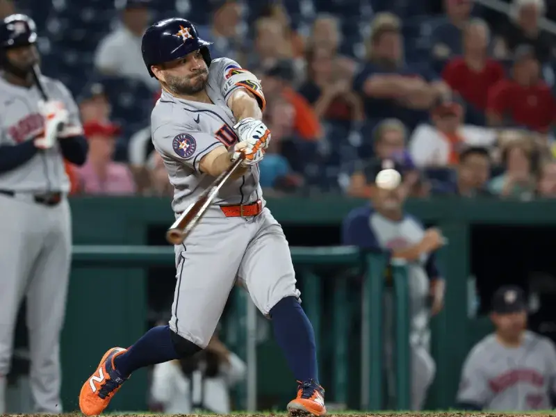 Altuve llegó a 10 jonrones en triunfo de Houston