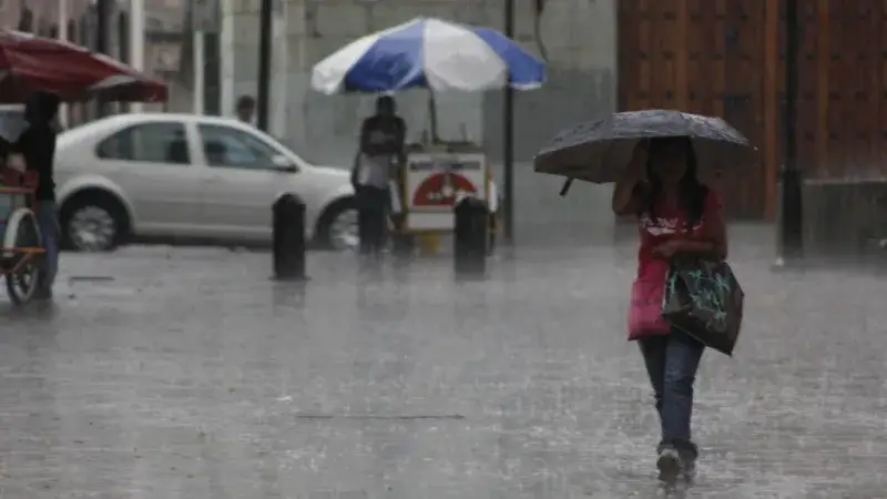 Onda tropical 22 traerá lluvias y descargas eléctricas en varias zonas del país