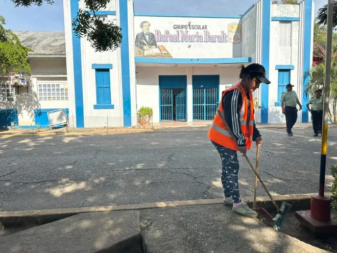 Cabimas activa operativo de saneamiento en seis planteles del municipio
