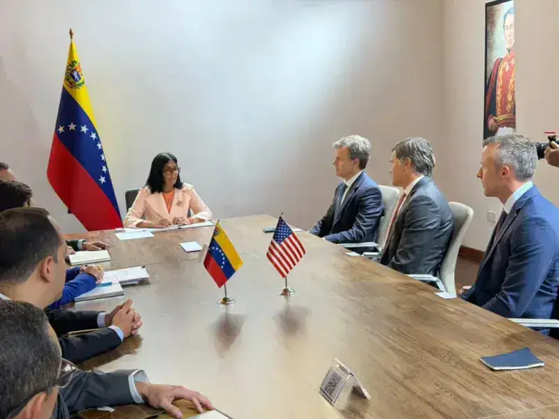 EE.UU. impulsa reuniones con autoridades interinas para reactivar petróleo y gas