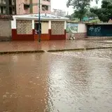 Fuertes lluvias desbordan el río El Valle y colapsan vías de Caracas
