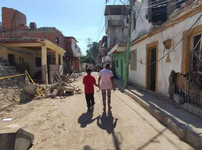 La Guaira: comunidades esperan inspección tras terremotos