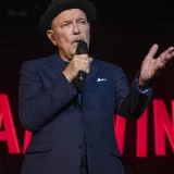 Rubén Blades lamenta que no se atiendan la crisis migratoria latinoamericana