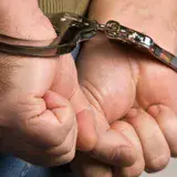 Preso hombre por abusar a sus dos hijastras