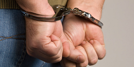 Preso hombre por abusar a sus dos hijastras