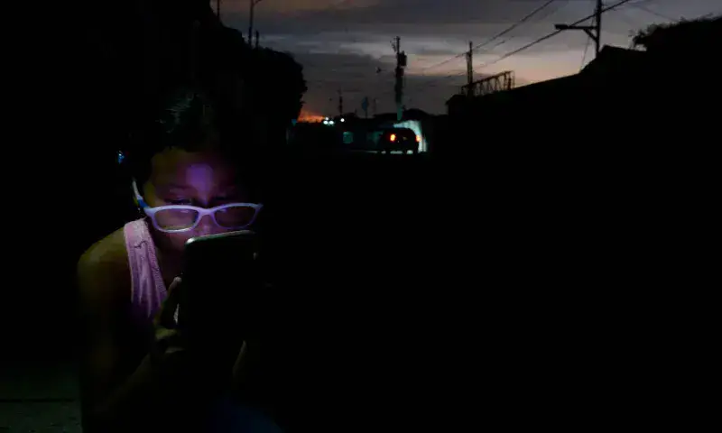 Un 83 % de los venezolanos califica de "muy ineficiente" el servicio eléctrico
