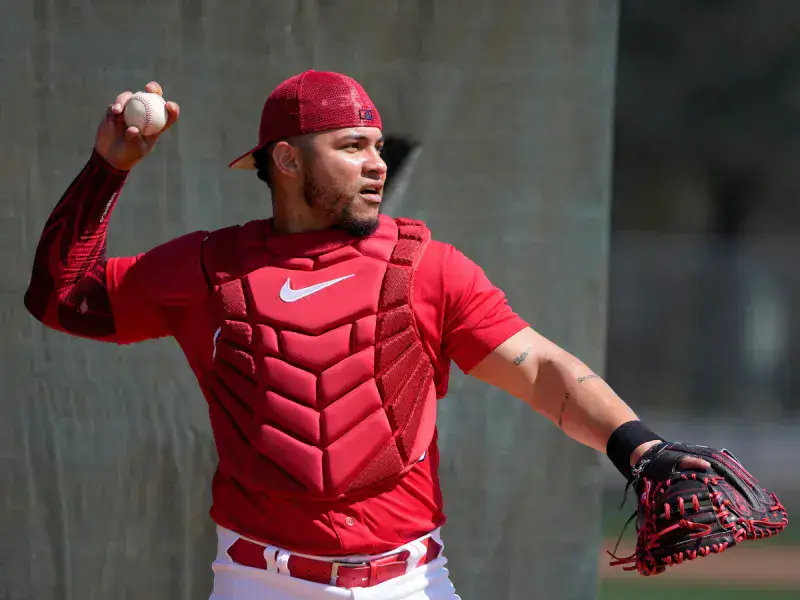 Contreras ya no será receptor en los Cardenales