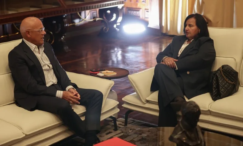 Dinorah Figuera y Jorge Rodríguez acuerdan mesa técnica y política paritaria en Caracas