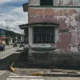 Explore the intriguing urban decay of an old house in Mérida, Venezuela, capturing the essence of forgotten structures.