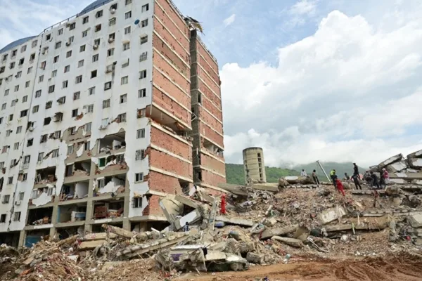 Suman 6.301 fallecidos por el doble terremoto en el norte del país