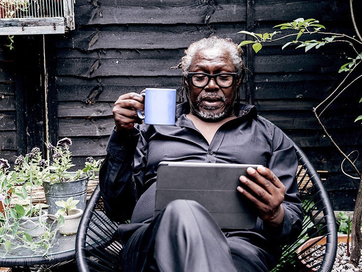 Internet surfing may help protect against dementia among older adults