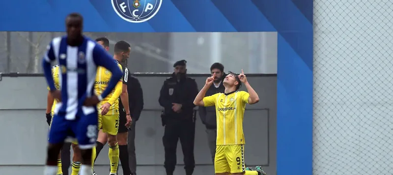 Jesús Ramírez anotó los tres goles del triunfo de Nacional Madeira