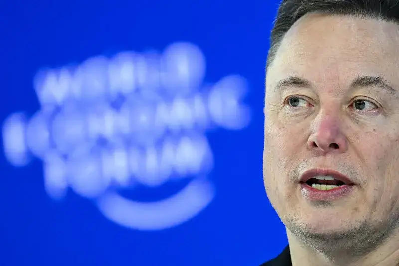 Musk elogia a Anthropic y asegura no cortar su acceso