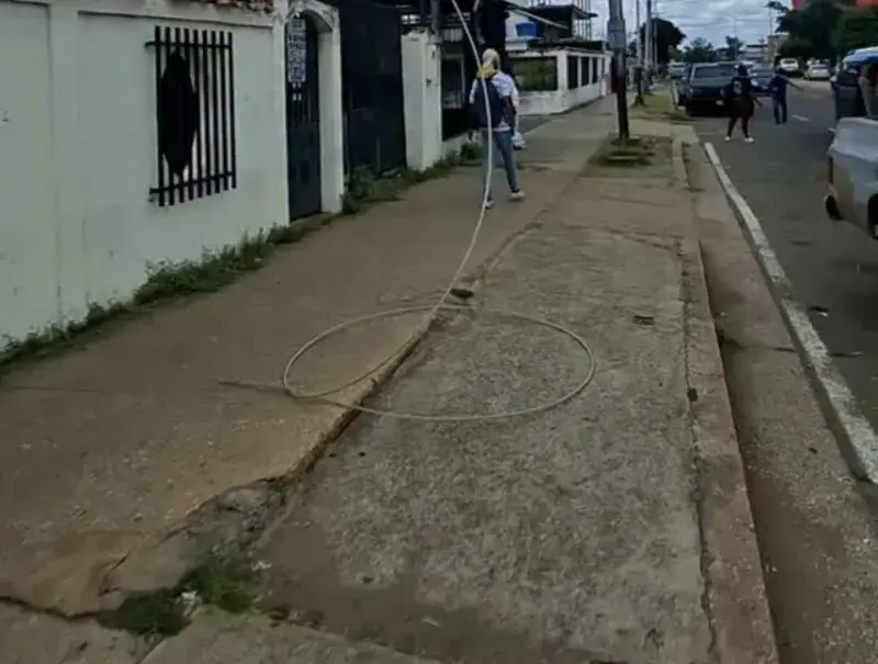 Guaya eléctrica caída paraliza comercios en Ciudad Bolívar