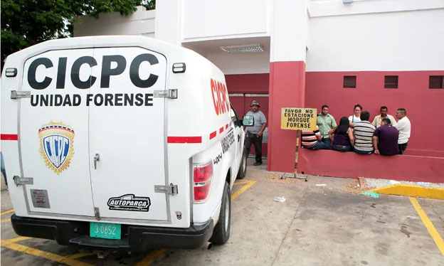 Padre arrolla accidentalmente a su hijo tras caer del carro en Falcón