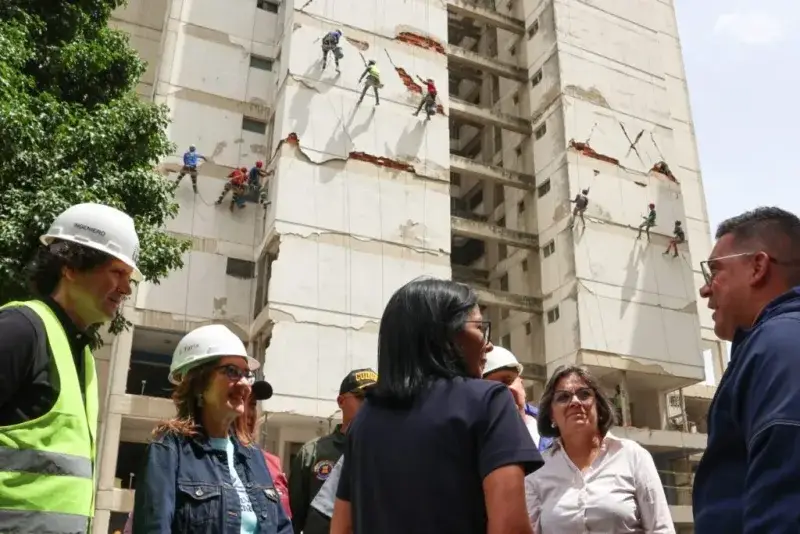 Registro de huellas para familias damnificadas por terremoto