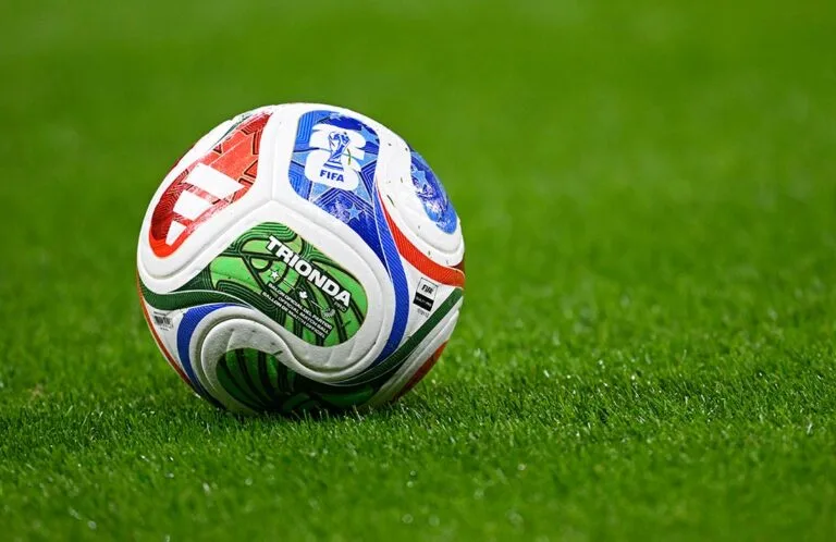 Mundial 2026 calienta la previa con álbum, sobres y la pelota Trionda