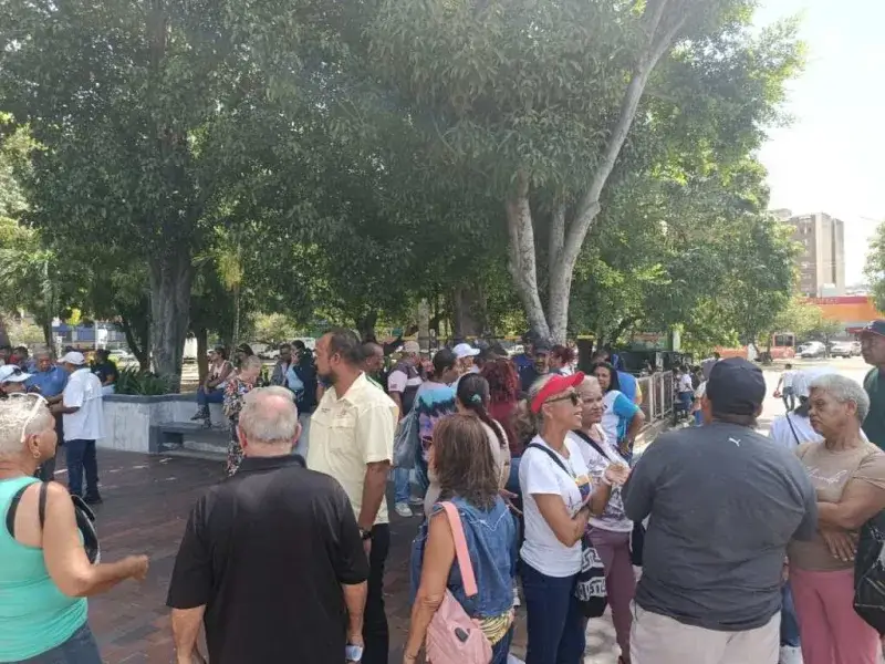 Obreros educacionales en Maracay exigen pago de bono vacacional